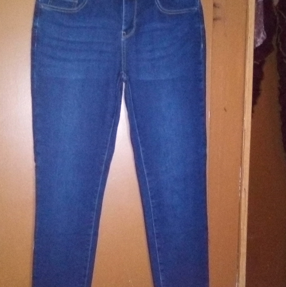 Angel kiss ankle skinny jean